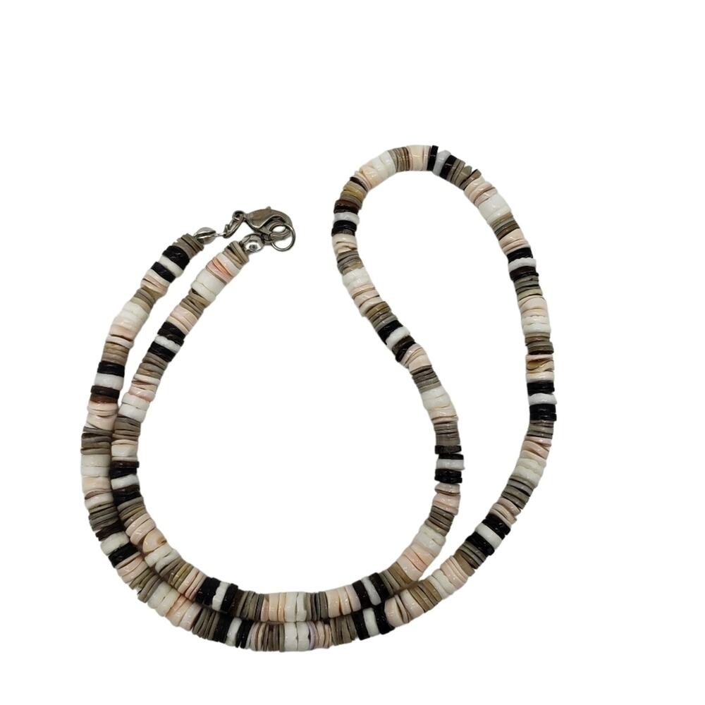 Cut Shell Necklace - Picture 4 of 4